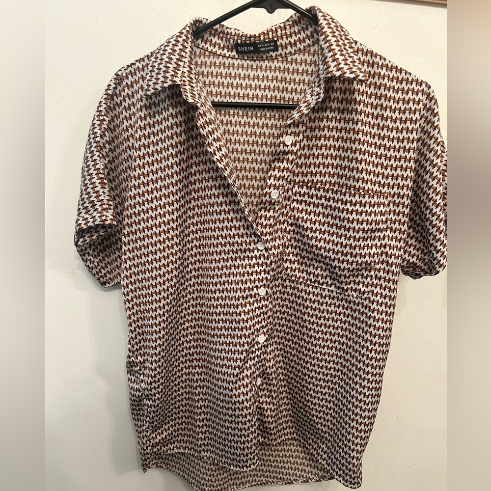 Cute button down - Picture 2 of 3